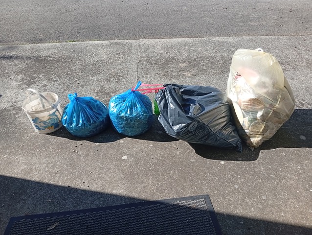 photos des sacs de déchets collectés